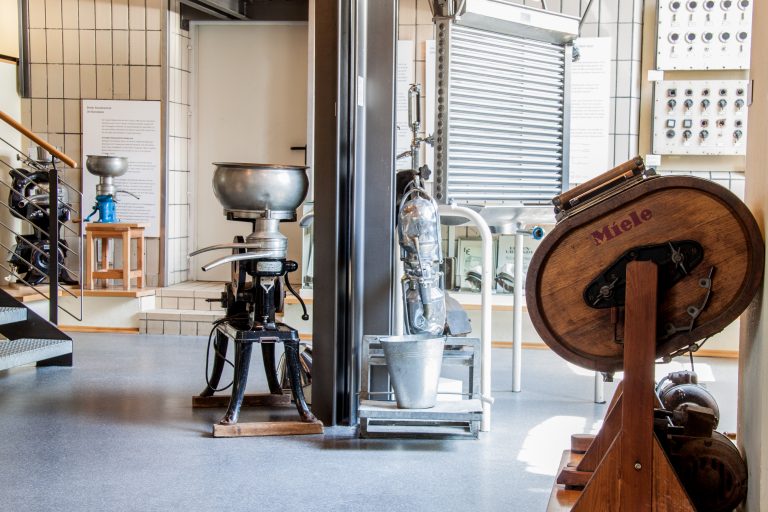 Melkapparate für die Milchherstellung in einem Museum