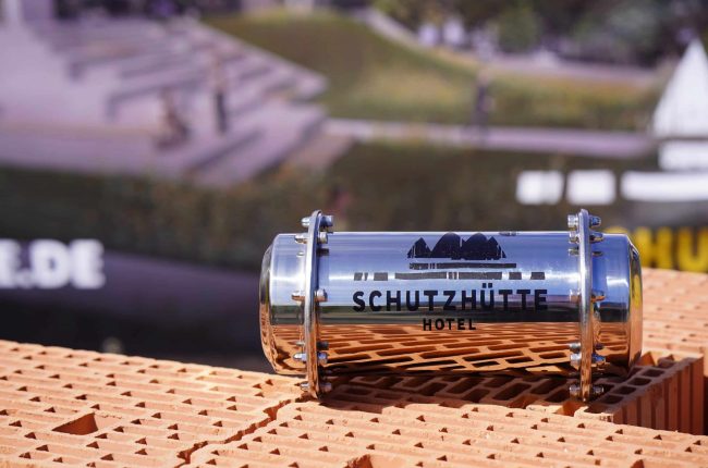 Zeitkapsel bei der Grundsteinlegung des Design-Hotels Schutzhütte in Willingen im Sauerland